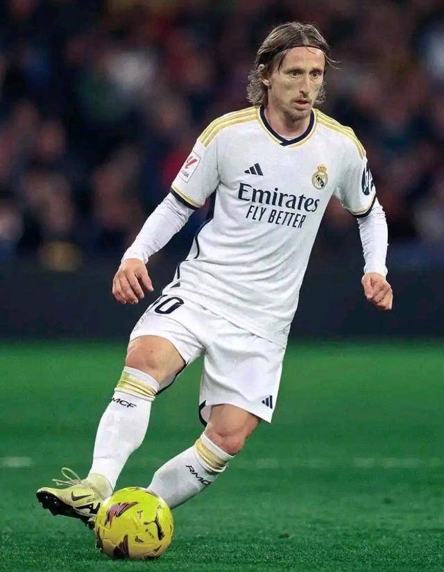 年度进球榜：姆巴佩60球并列第6 5场超9球有望历史第2